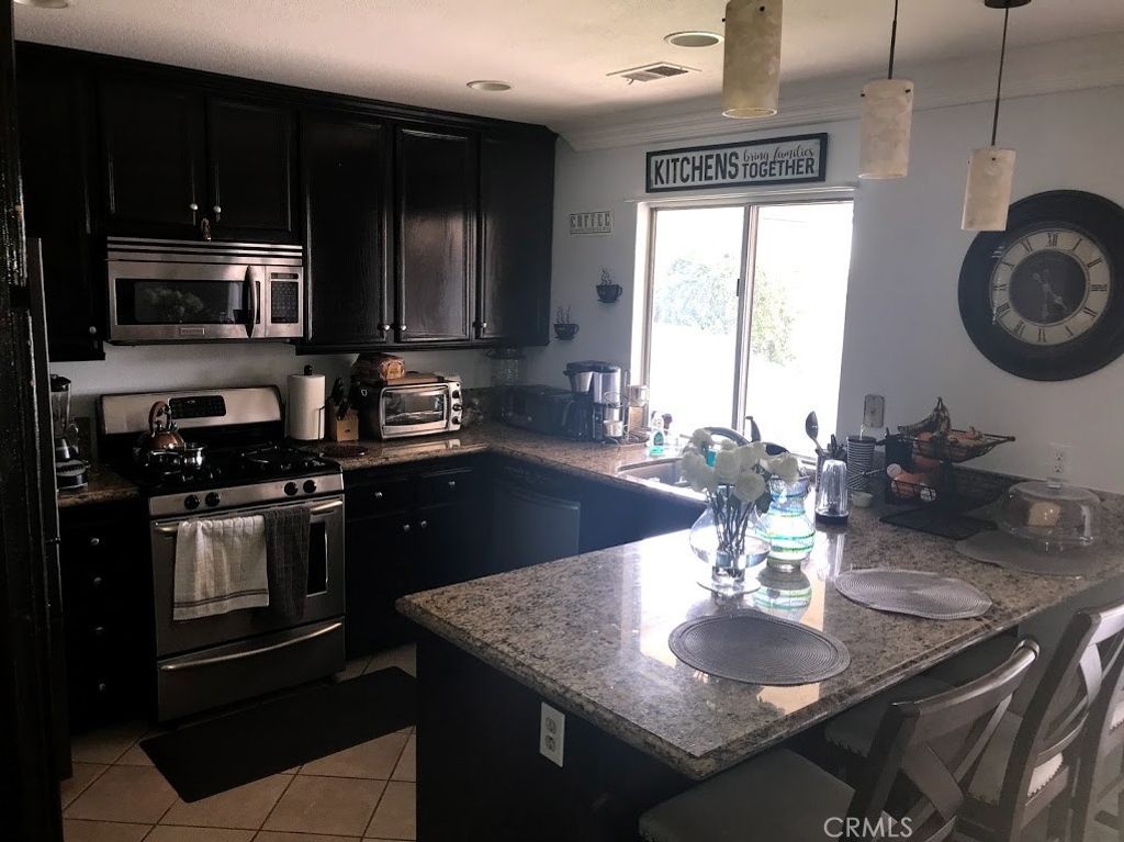 listing image 130720852881353101603