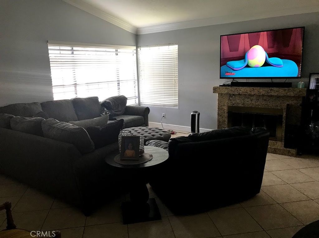 listing image 130724455587152449622