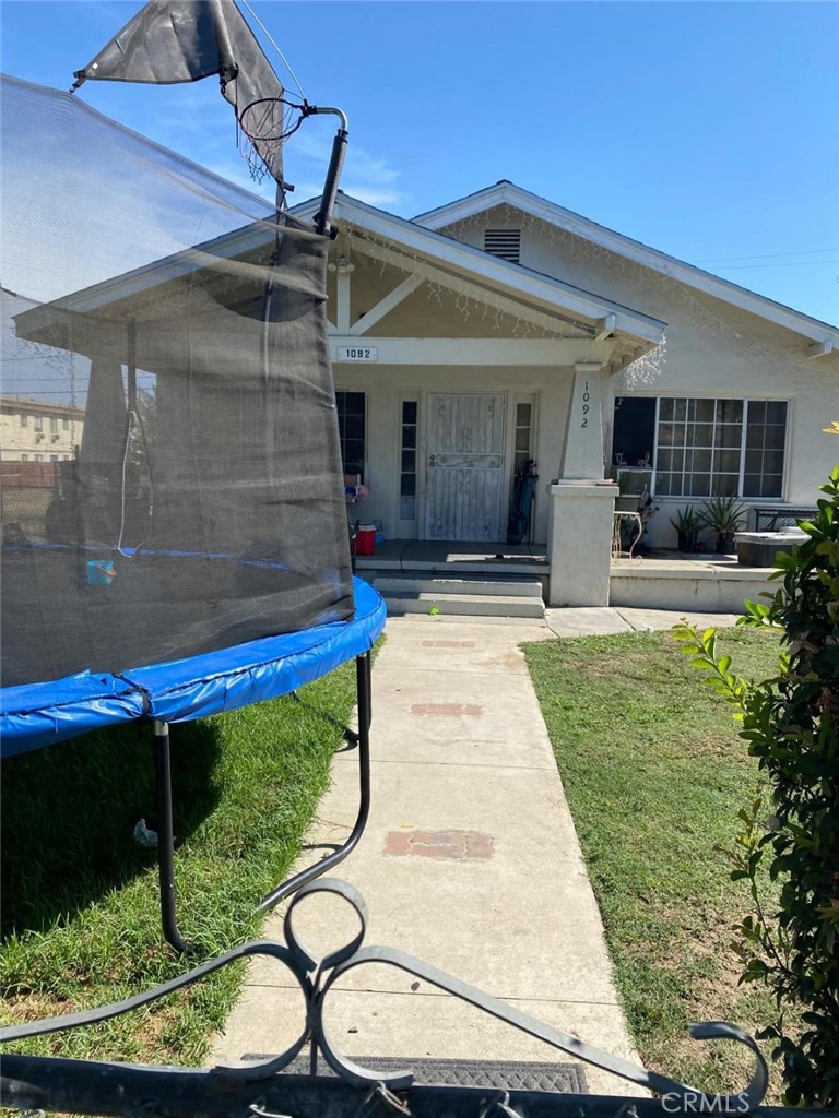 1092 E Nocta Street