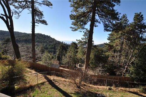 A home in Cedarpines Park