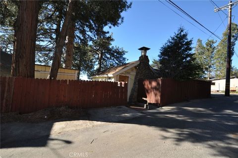 A home in Cedarpines Park