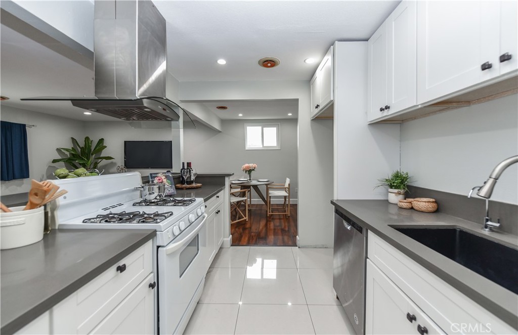 Photo 8 of 24 of 1414 Escalada Avenue house