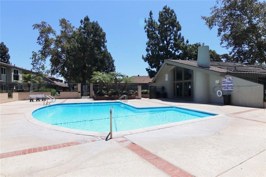 listing image 130728554549337019483