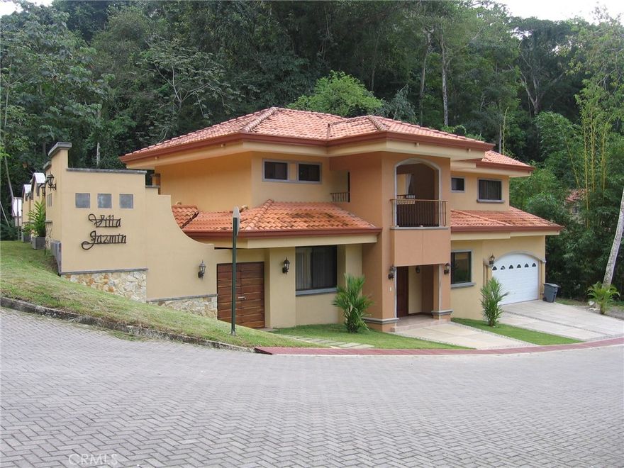 LUXURY BEACH HOUSE IN PUNTA LEONA-COSTA RICA. LIVING SPACE 550 M2 (5920 SQ FT). FLAT LOT 714 M2 (7534 SQ FT)
TWO STORIES BUILT IN DECEMBER 2006,5 BEDROOMS,6 BATHS ALL WITH GRANITE COUNTER TOPS,LIVING ROOM,BALCONIES WITH BREATH TAKING JUNGLE VIEWS,BREAKFAST AREA,FAMILY ROOM/THEATER ROOM (SURROUND SPEAKERS)CAN BE 6TH BEDROOM,POOL WITH VITRIO CERAMIC TILES FINISHES,BBQ RANCH AREA - RANCH,TOP OF THE LINE KITCHEN APPLIANCES WITH GRANITE COUNTER TOPS,OPEN FLOOR PLAN,A/C,PERIMETER ALL CONCRETE FENCE (STUCCO FINISHED),HIGH CEILINGS,24/7SECURITY. WALKING DISTANCE TO THE WHITE SAND BEACHES.LOCATED IN A PRIVATE CLUB WITH ALL THE AMENITIES. EXCELLENT RENTAL INCOME