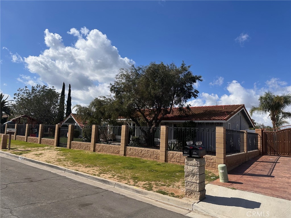 5895 Snowgrass Trail