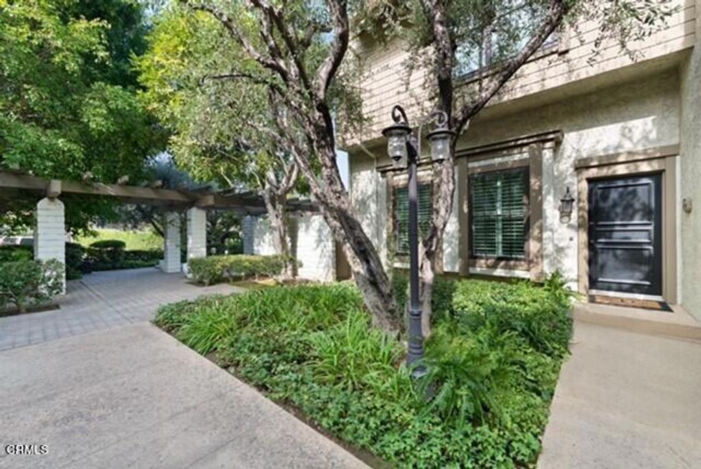 listing image 130729169757529876505