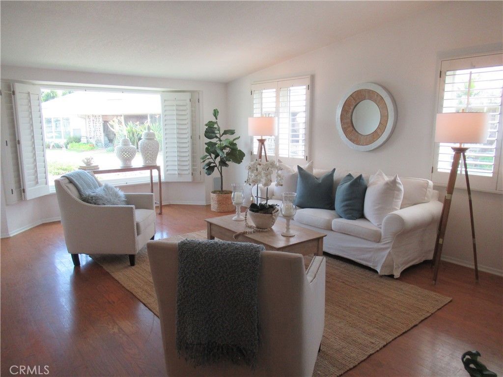 listing image 130727834075389182645
