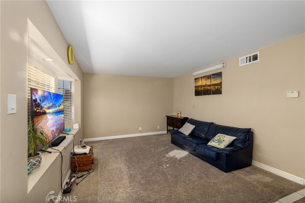 405 W Mountain View Avenue 11