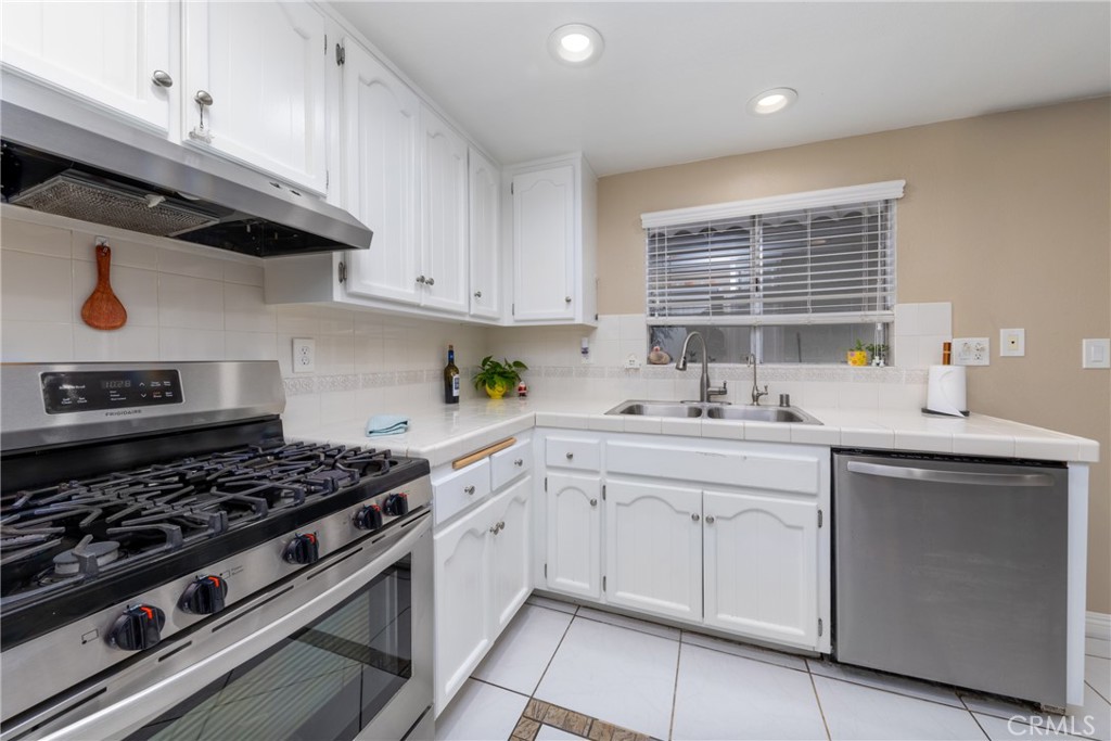 405 W Mountain View Avenue 11