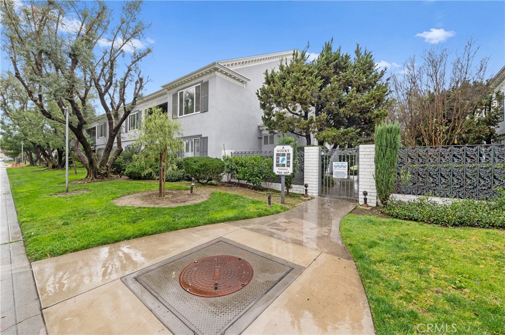 ,Meredith Manor - Residential