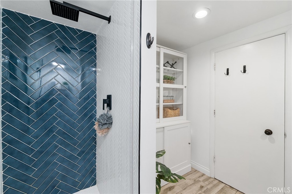 ,Meredith Manor - Residential