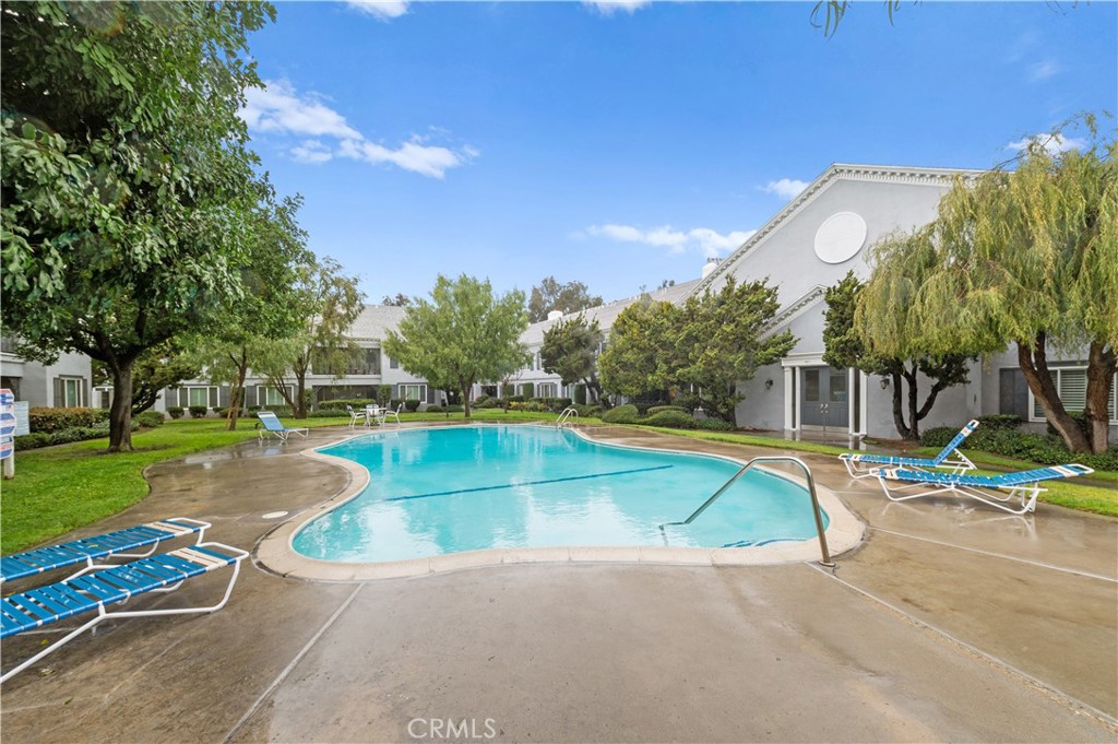 ,Meredith Manor - Residential