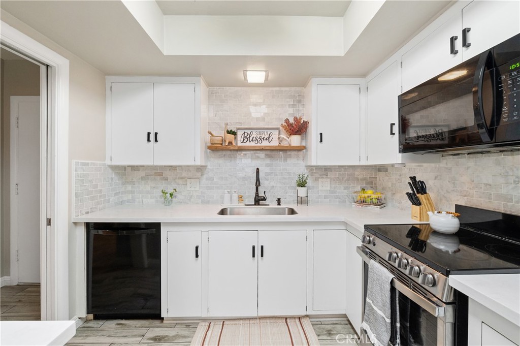 ,Meredith Manor - Residential