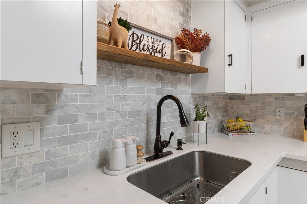 ,Meredith Manor - Residential