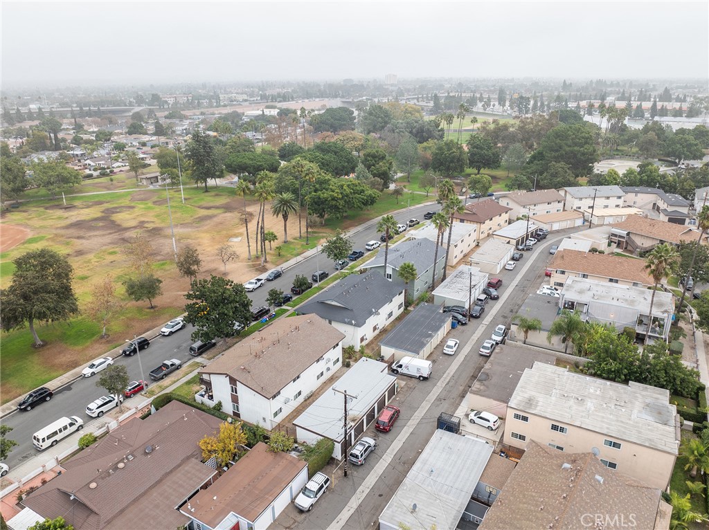 2322 W Greenacre Avenue
