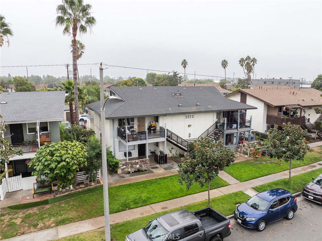 2322 W Greenacre Avenue