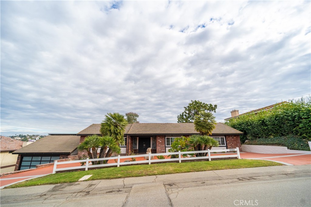 2580 Blaze Trail