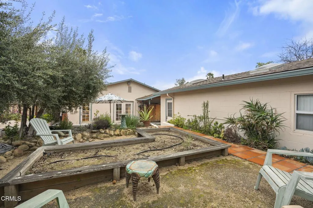 Ojai, California 93023, United States, 2 Bedrooms Bedrooms, ,2 BathroomsBathrooms,Residential,Active,98372