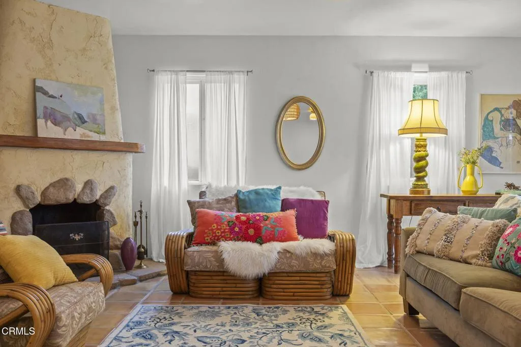 Ojai, California 93023, United States, 2 Bedrooms Bedrooms, ,2 BathroomsBathrooms,Residential,Active,98372