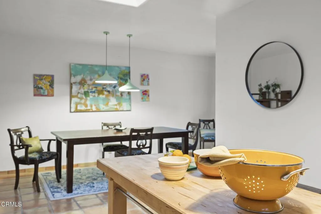 Ojai, California 93023, United States, 2 Bedrooms Bedrooms, ,2 BathroomsBathrooms,Residential,Active,98372