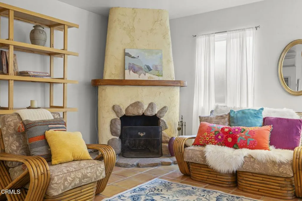 Ojai, California 93023, United States, 2 Bedrooms Bedrooms, ,2 BathroomsBathrooms,Residential,Active,98372