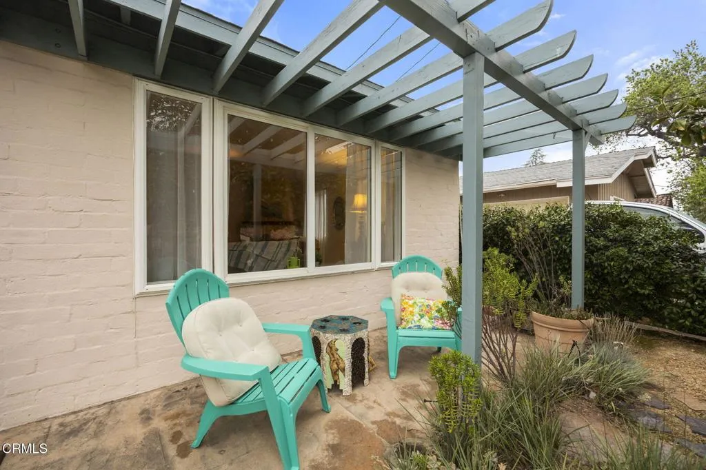 Ojai, California 93023, United States, 2 Bedrooms Bedrooms, ,2 BathroomsBathrooms,Residential,Active,98372