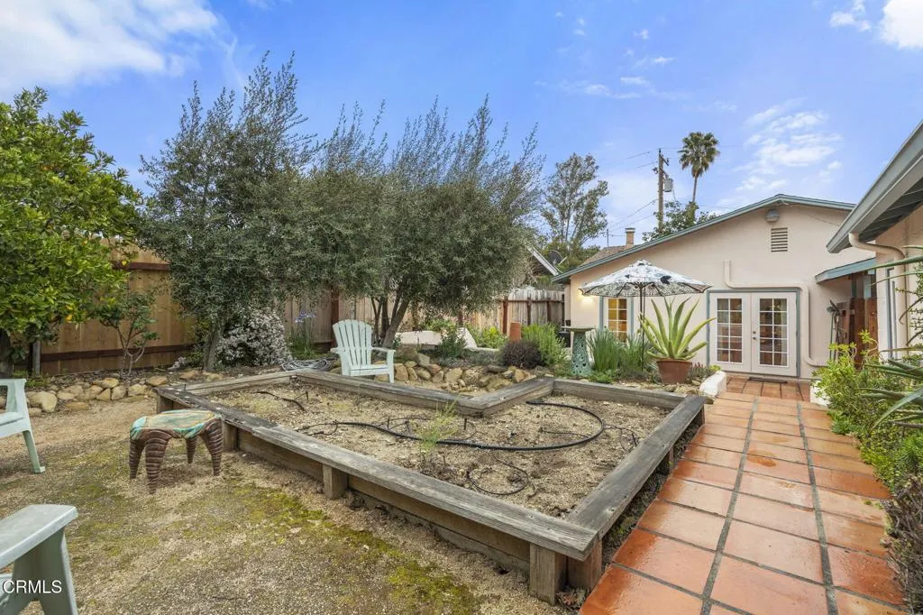 Ojai, California 93023, United States, 2 Bedrooms Bedrooms, ,2 BathroomsBathrooms,Residential,Active,98372