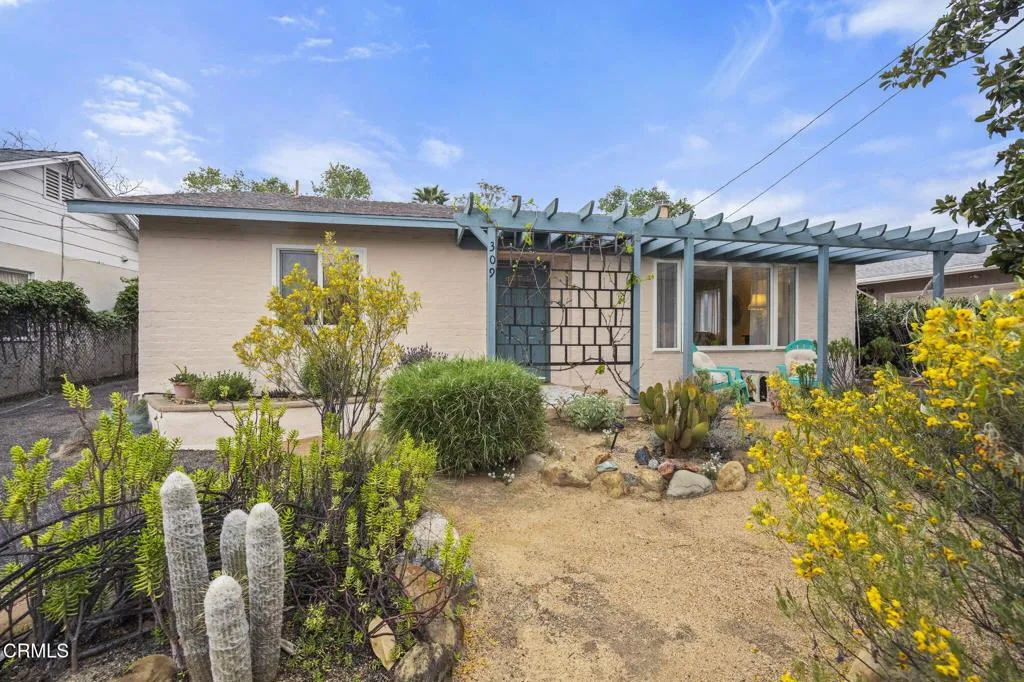 Ojai, California 93023, United States, 2 Bedrooms Bedrooms, ,2 BathroomsBathrooms,Residential,Active,98372