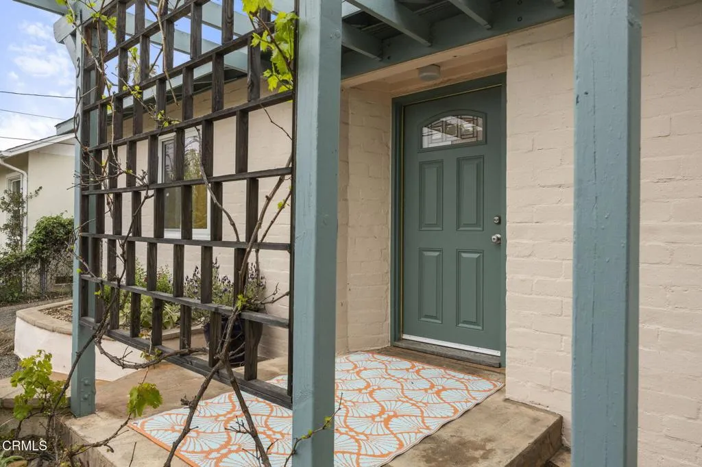 Ojai, California 93023, United States, 2 Bedrooms Bedrooms, ,2 BathroomsBathrooms,Residential,Active,98372