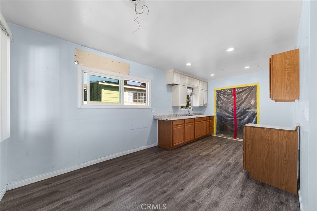 216 S Walnut Avenue