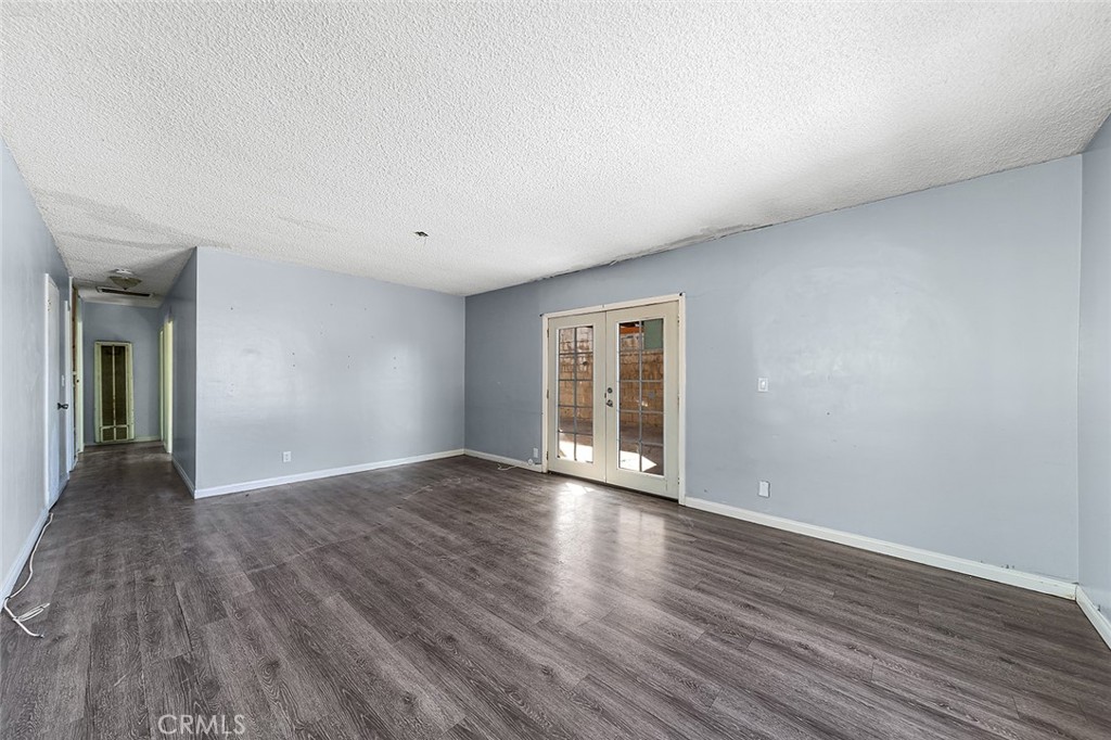 216 S Walnut Avenue