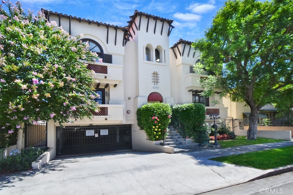 Photo 1 of 41 of 4360 Ventura Canyon Avenue 12 townhome