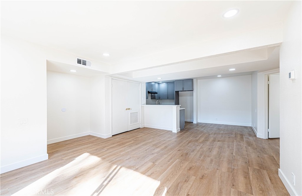 1400 W Edgehill Road 5