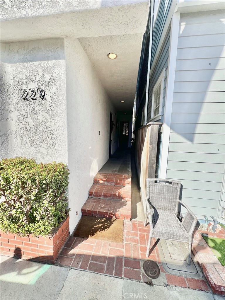 229 Descanso Avenue