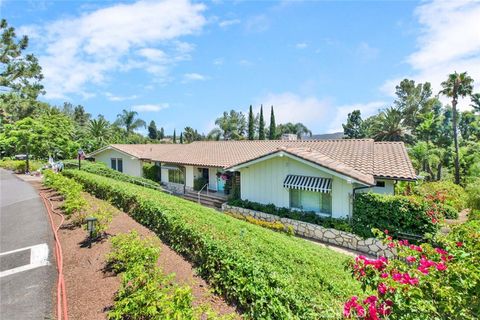 A home in North Tustin