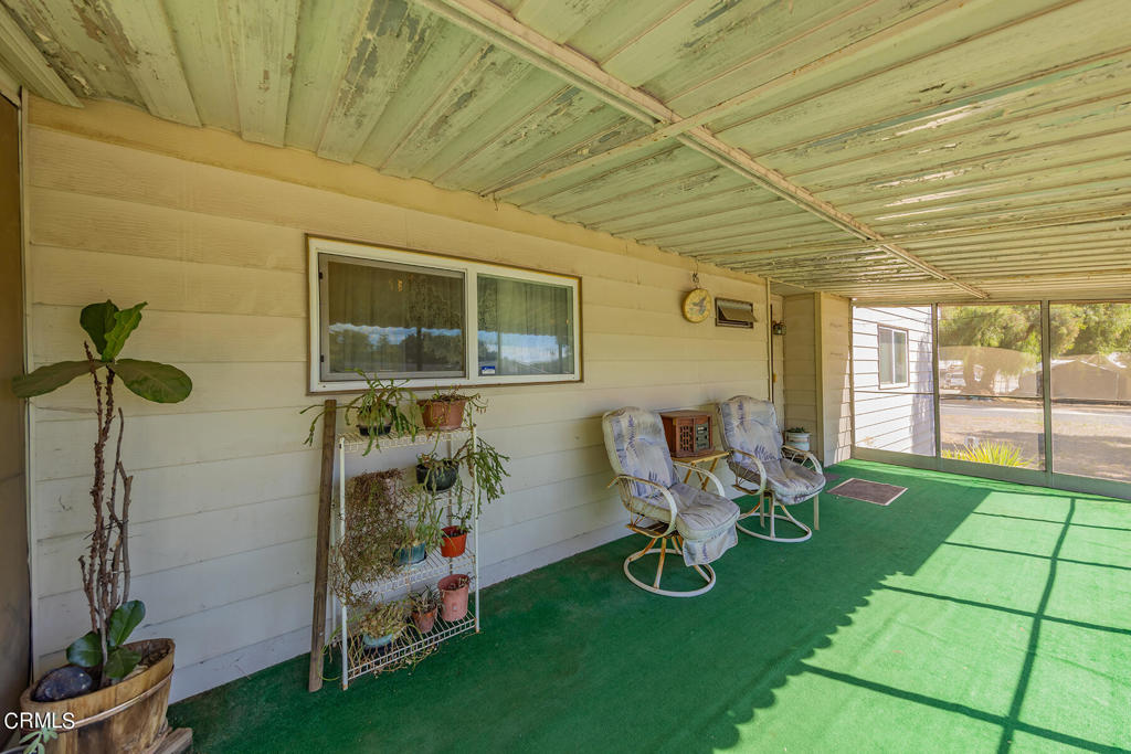 289 Riverside Road