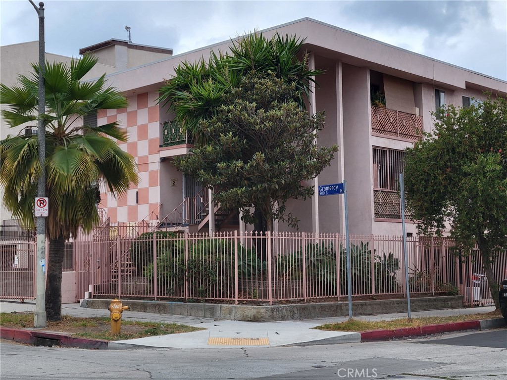 Properties 4 941 S Gramercy Place