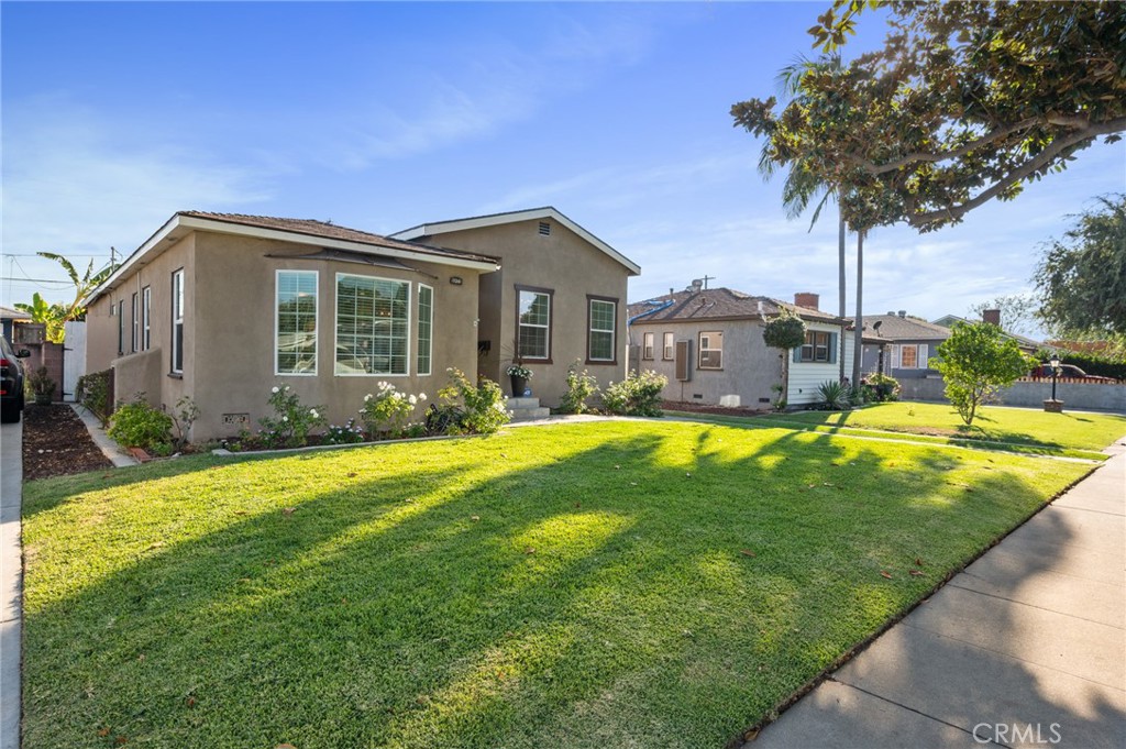 734 W 28th Street