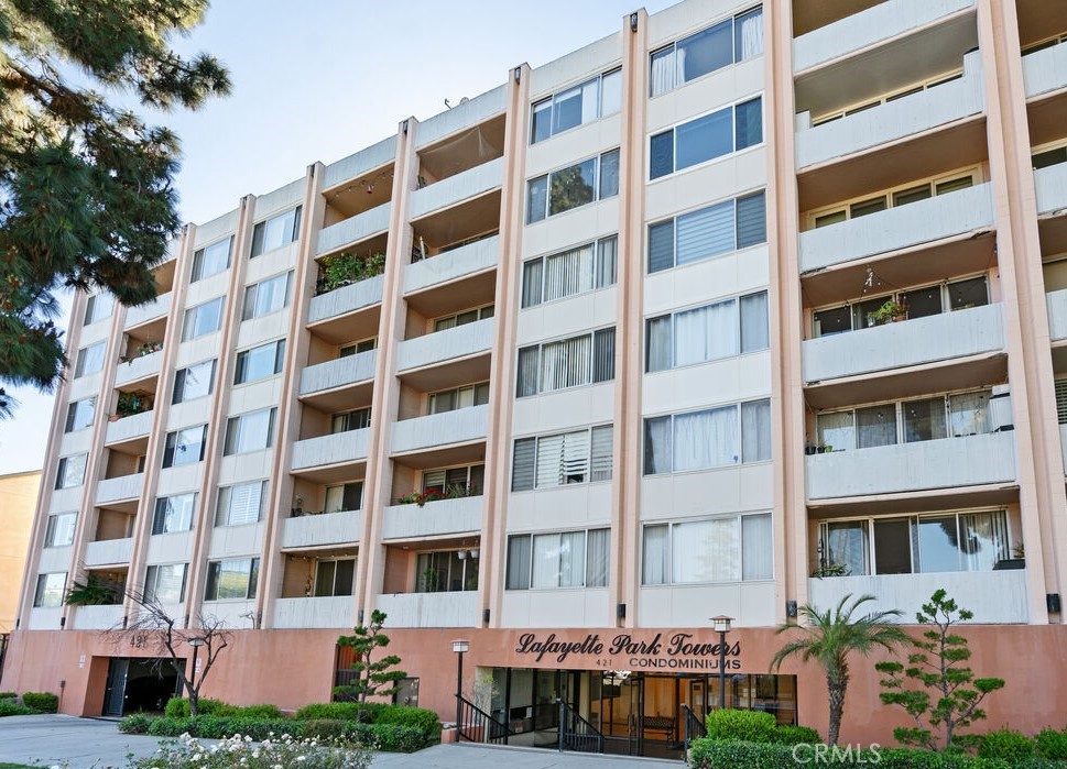 View Los Angeles, CA 90057 condo