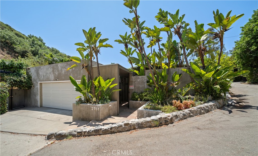 View Hollywood Hills, CA 90046 house