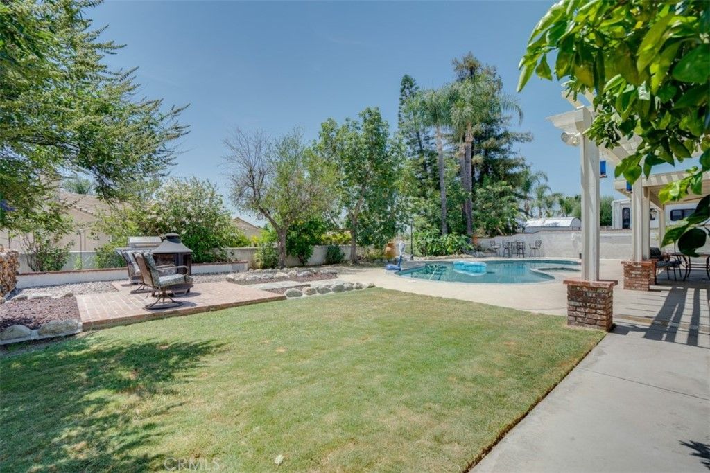 listing image 130722479863225298552