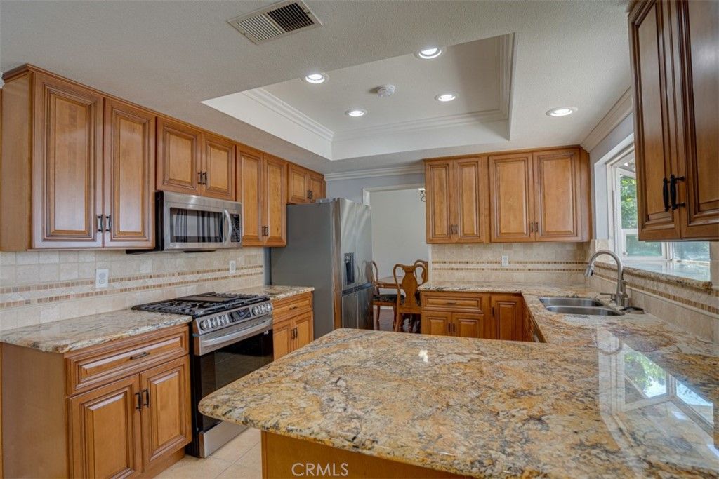 listing image 130729368806720742107