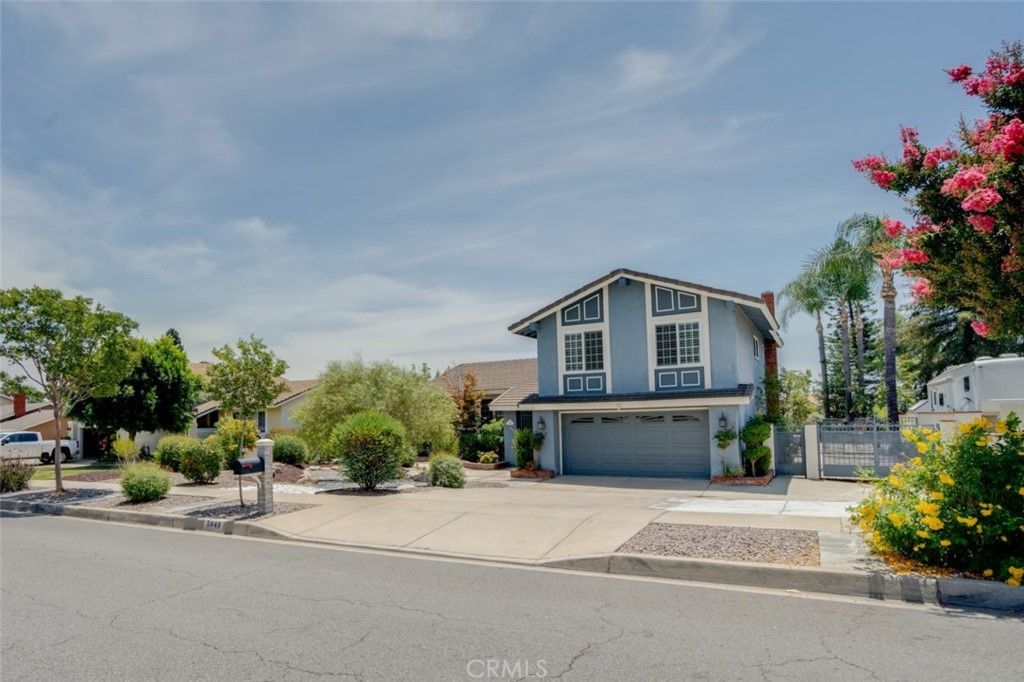 listing image 130724468888334407852