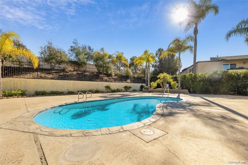 listing image 130722024752042853285