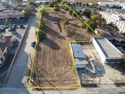 Photo of 1775 Acre Street, Norco, CA 92860 (MLS # CV24236767) Photo of 1775 Acre Street, Norco, CA 92860 (MLS # CV24236767)