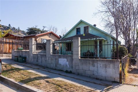 Photo of 2908 Future Street, Los Angeles, CA 90065 (MLS # SR24248921) Photo of 2908 Future Street, Los Angeles, CA 90065 (MLS # SR24248921)