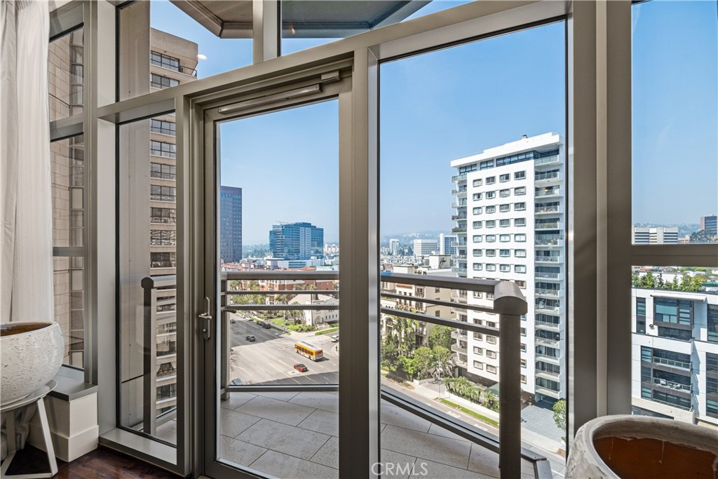10776 Wilshire Boulevard 901