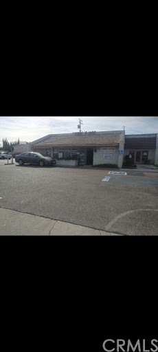 So many possibilities. Separate entrances. Busy street, great location.