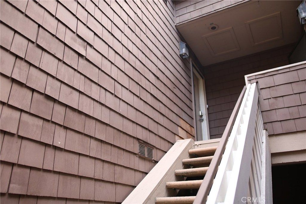 listing image 130724494521320441021