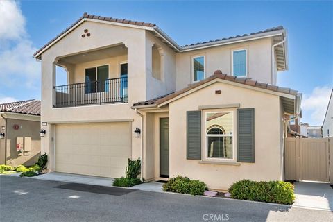 Photo of 20535 Martingale Place, Saugus, CA 91350 (MLS # SR24099575)